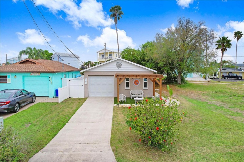 $25K PRICE REDUCTION...DURING ALL RECENT HURRICANES AND STORMS - Beach Home for sale in Hudson, Florida on Beachhouse.com