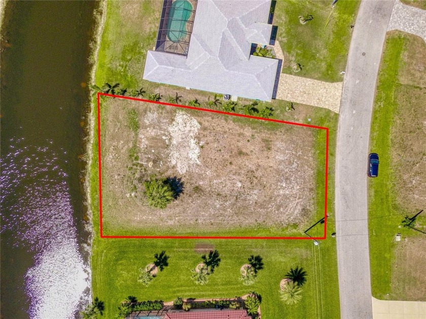 Discover the perfect setting for your future dream home in the - Beach Lot for sale in Rotonda West, Florida on Beachhouse.com