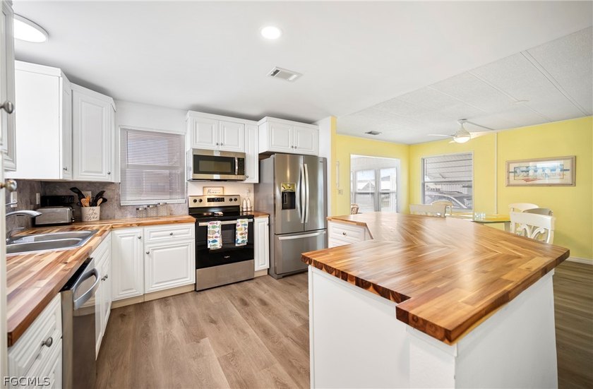 Charming 2-Bedroom Land Owned Home in the Heart of Old Bridge - Beach Home for sale in North Fort Myers, Florida on Beachhouse.com