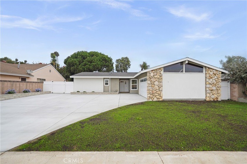 Welcome to your dream home in sunny East Ventura! This - Beach Home for sale in Ventura, California on Beachhouse.com