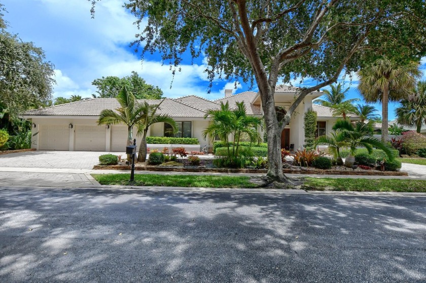 AMAZING 5 bedroom (or 4 bedroom plus a beautiful office w/ - Beach Home for sale in Boca Raton, Florida on Beachhouse.com