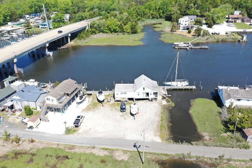 ***NACOTE CREEK WATERFRONT LISTING ALERT***1 BED 1 BATH***158' - Beach Home for sale in Galloway, New Jersey on Beachhouse.com
