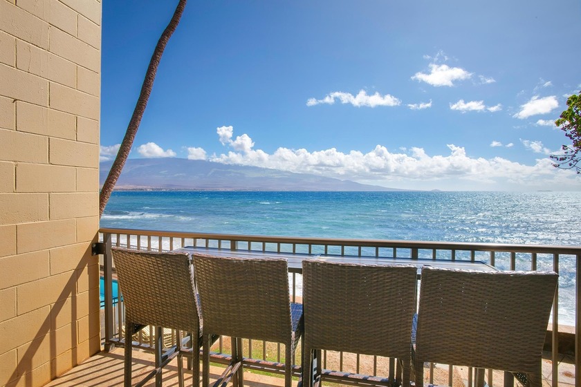This beautiful, 2 bedroom, 2 bathroom condo has a bonus loft - Beach Condo for sale in Wailuku, Hawaii on Beachhouse.com