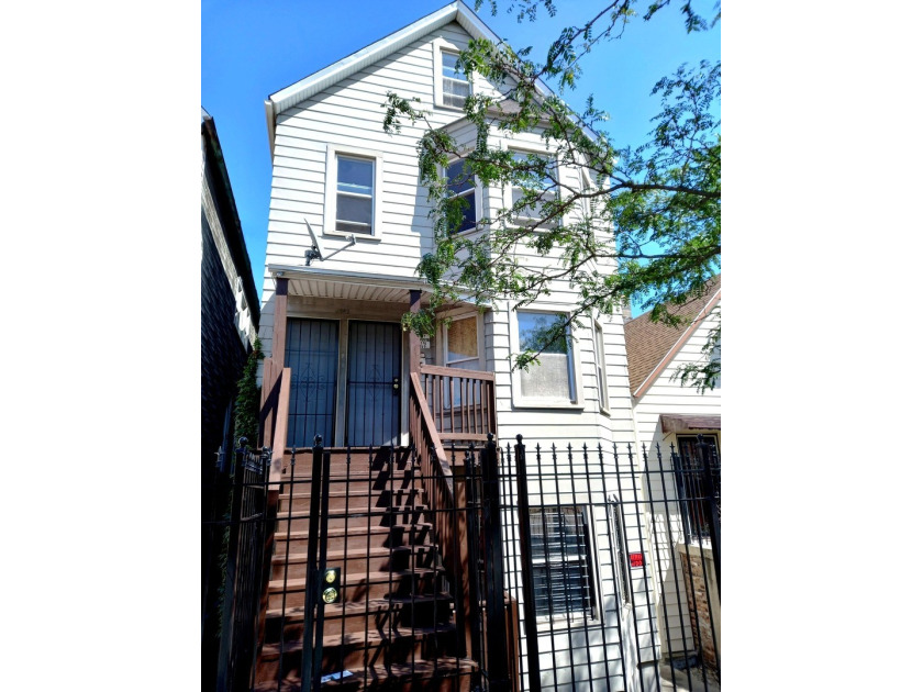 Attention Investors!!! Great income Investment Opportunity - Beach Home for sale in Chicago, Illinois on Beachhouse.com