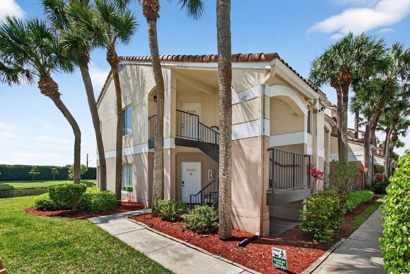Completely remodeled second-floor condo offers expansive lake - Beach Condo for sale in Boynton Beach, Florida on Beachhouse.com