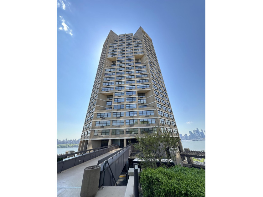 Spacious, open concept one bedroom one and half bath condo with - Beach Condo for sale in Guttenberg, New Jersey on Beachhouse.com