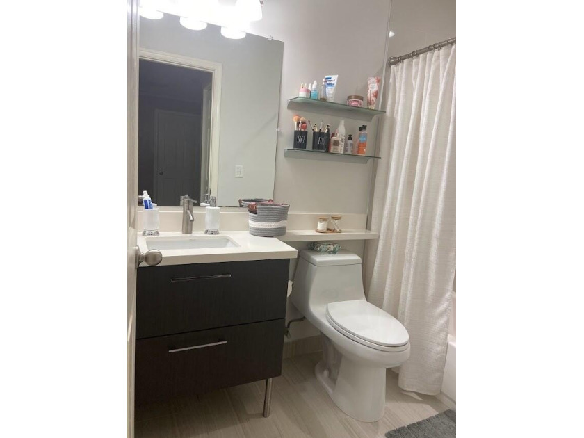 !LOCATION! Beautiful LAKE VIEW townhome in the gated community - Beach Townhome/Townhouse for sale in Miramar, Florida on Beachhouse.com