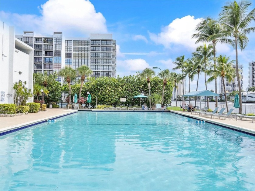 Priced to sell. Spacious convertible unit with a lot of natural - Beach Condo for sale in Hallandale Beach, Florida on Beachhouse.com