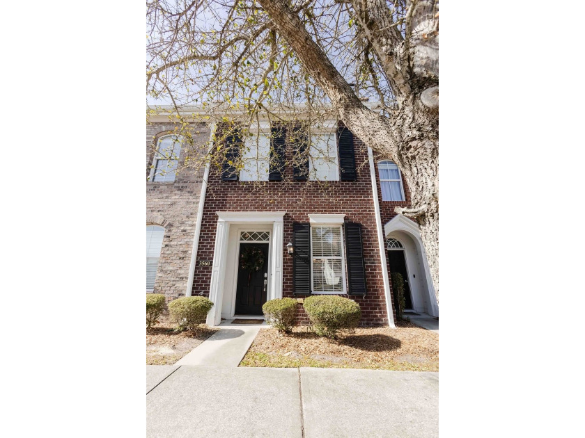 Excellent Value in the Heart of Myrtle Beach! Tucked into the - Beach Townhome/Townhouse for sale in Myrtle Beach, South Carolina on Beachhouse.com