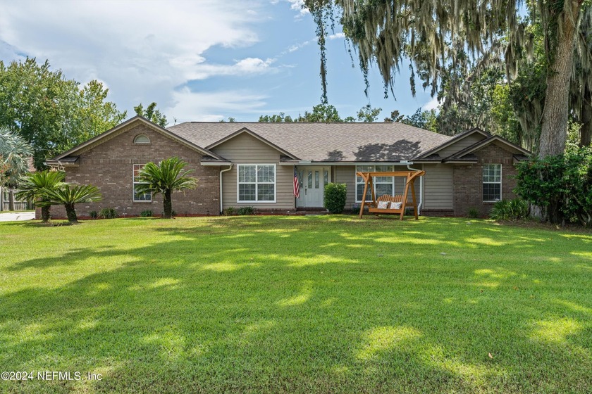 MOTIVATED SELLERS! Home being sold as-is. Located on a quiet - Beach Home for sale in Fleming Island, Florida on Beachhouse.com