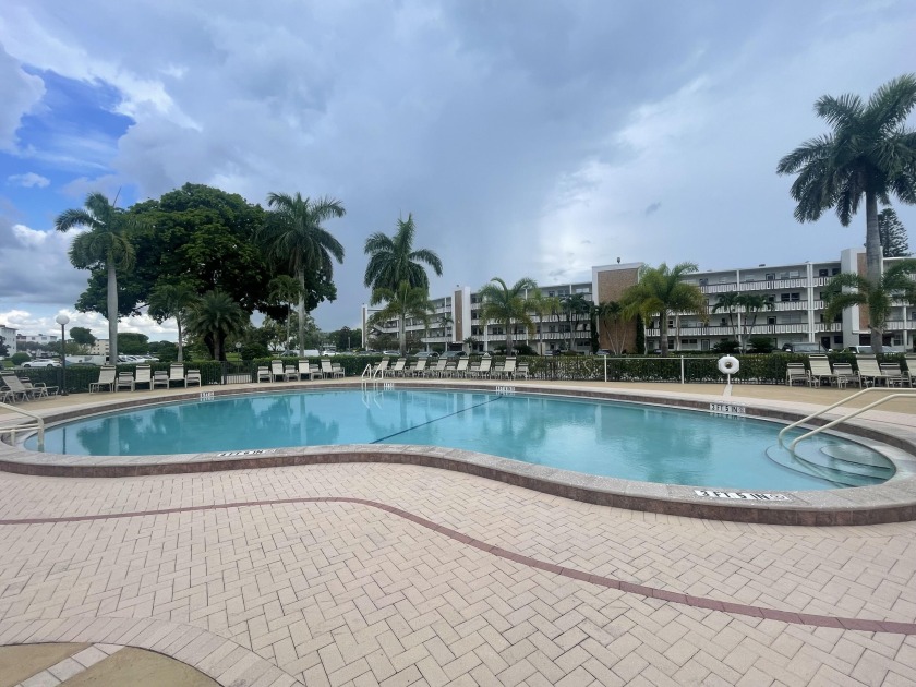 Great opportunity in a resort-style community!! 2/2 condo in a - Beach Condo for sale in Boca Raton, Florida on Beachhouse.com