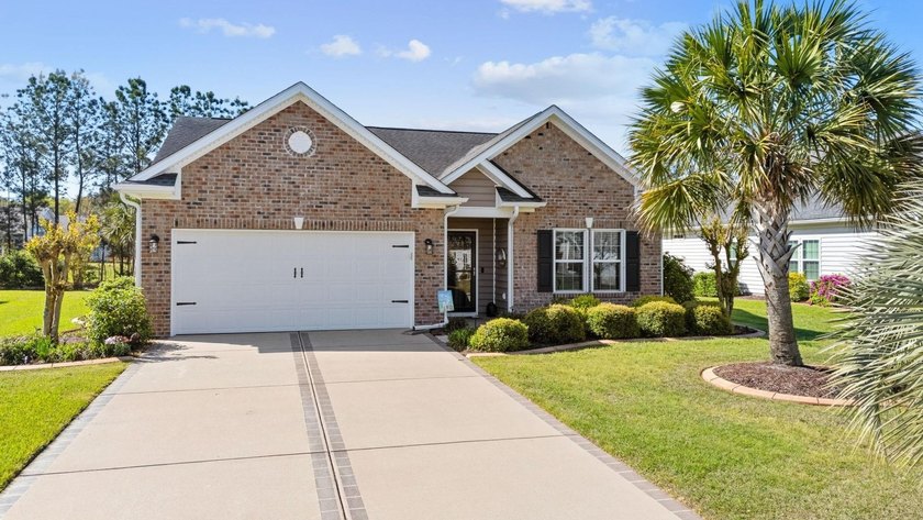 Welcome home to this beautifully maintained 3 bedroom, 2 full - Beach Home for sale in Murrells Inlet, South Carolina on Beachhouse.com