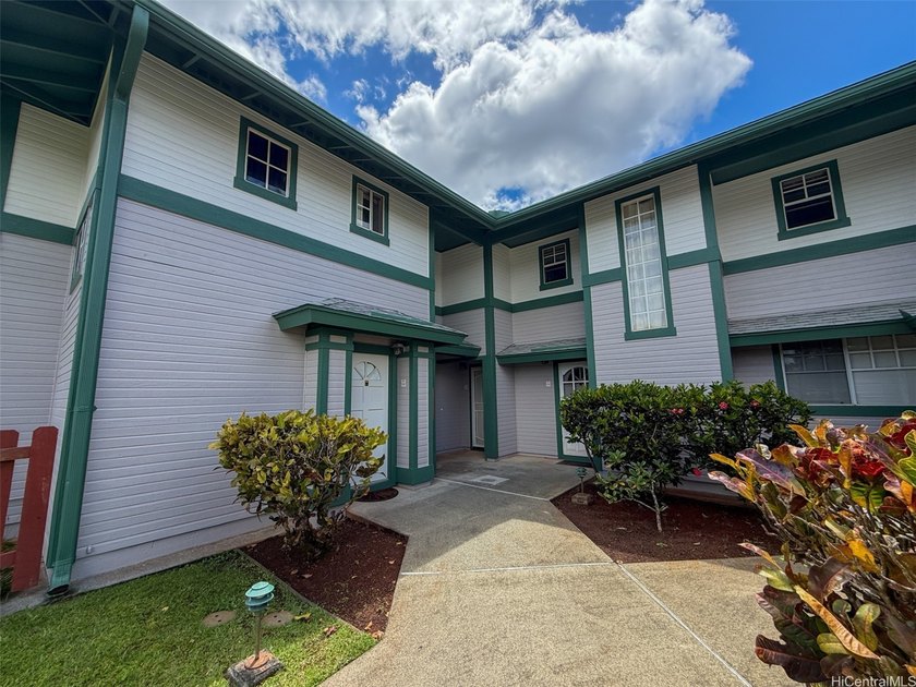 Stop searching and start living! A remarkable Mililani Mauka Gem - Beach Condo for sale in Mililani, Hawaii on Beachhouse.com