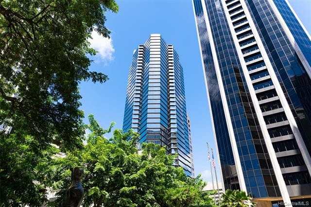 AMAZING OPPORTUNITY TO OWN A FEE SIMPLE upgraded 1 bedroom, 1 - Beach Condo for sale in Honolulu, Hawaii on Beachhouse.com