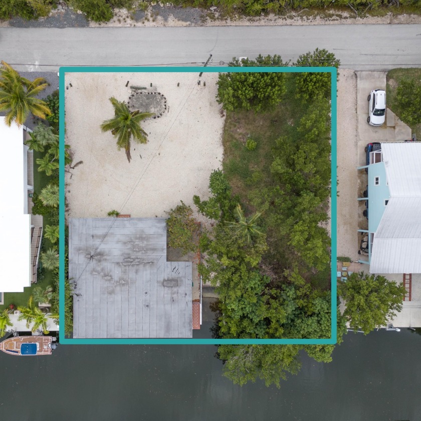 This exceptional waterfront property offers the chance to build - Beach Lot for sale in Plantation Key, Florida on Beachhouse.com