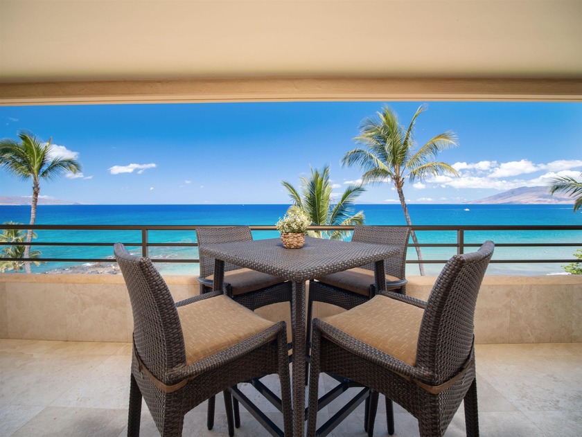 Truly breathtaking center-unit residence featuring a spectacular - Beach Condo for sale in Kihei, Hawaii on Beachhouse.com