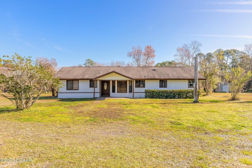 Motivated Seller. Escape to the tranquility of rural New Smyrna - Beach Home for sale in New Smyrna Beach, Florida on Beachhouse.com