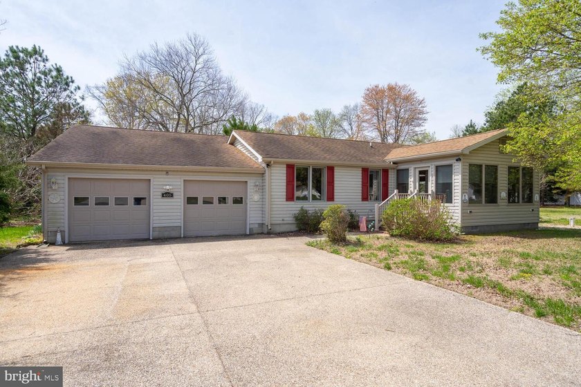 Spacious 3-bedroom, 2.5-bath single-family ranch home offering - Beach Home for sale in Ocean View, Delaware on Beachhouse.com