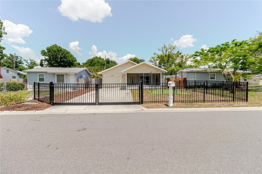 Welcome to your modern, turn-key St. Petersburg oasis! Built - Beach Home for sale in St. Petersburg, Florida on Beachhouse.com