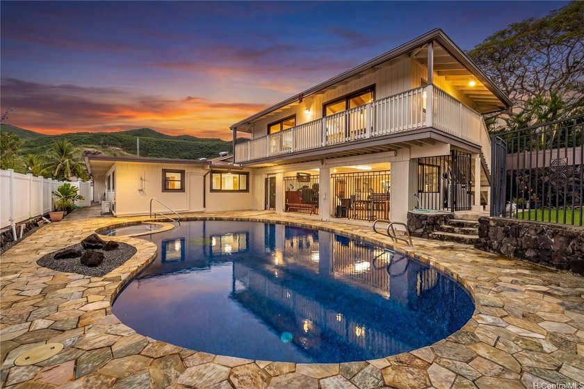 Welcome to Keolu Hills offering sweeping views of the Ko'olau - Beach Home for sale in Kailua, Hawaii on Beachhouse.com