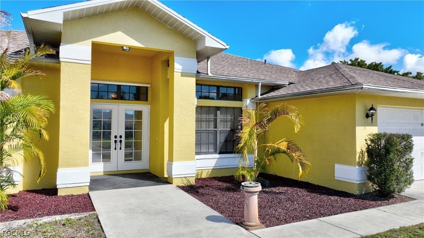 Very desirable location in Lehigh Acres, Amberwood Estates. This - Beach Home for sale in Lehigh Acres, Florida on Beachhouse.com