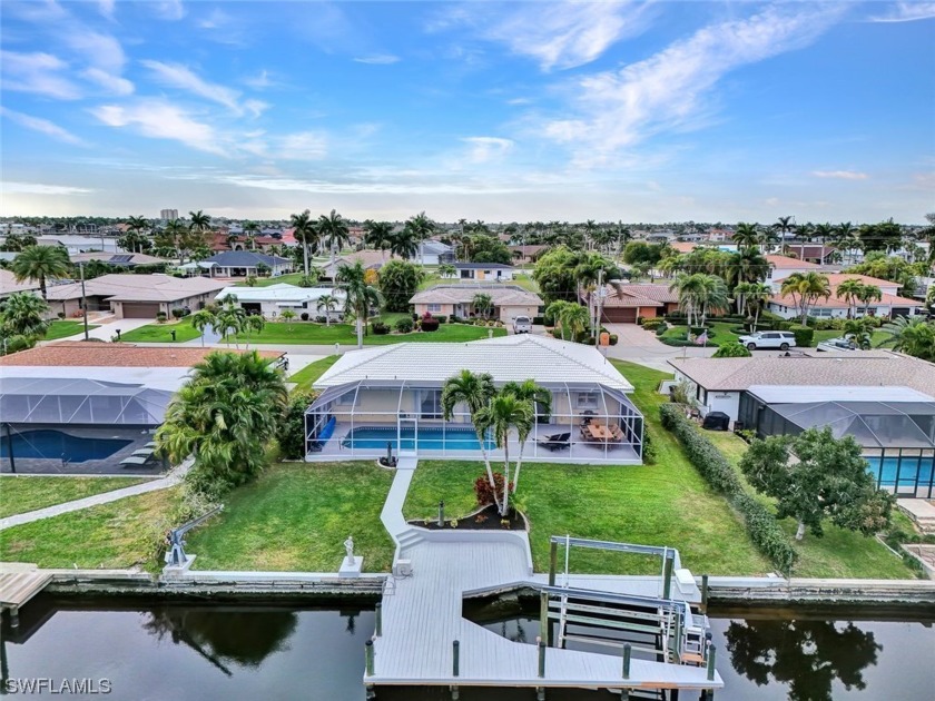 FANTASTIC LOCATION! TURNKEY SAILBOAT ACCESS! Enjoy a boater's - Beach Home for sale in Cape Coral, Florida on Beachhouse.com