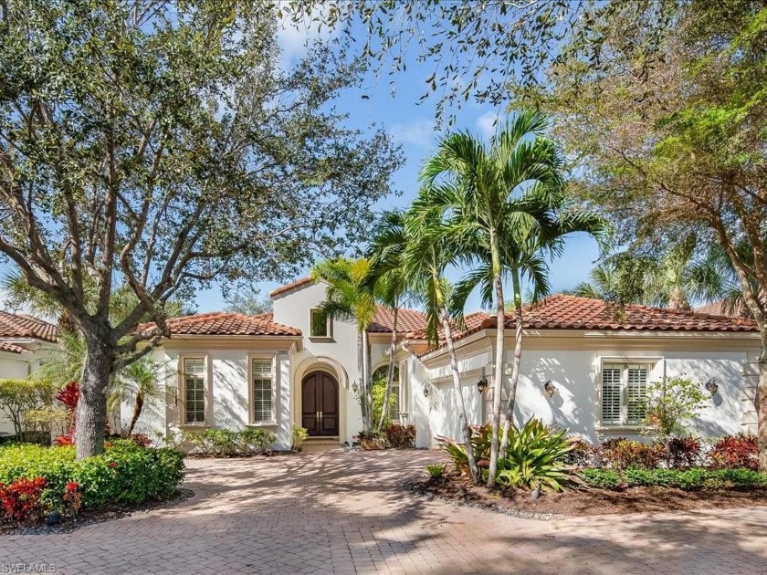 Exclusive and Upscale Living in Grey Oaks. This 1-story - Beach Home for sale in Naples, Florida on Beachhouse.com