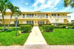 This bright & charming renovated coastal styled 1 bedroom 1 1/2 - Beach Condo for sale in West Palm Beach, Florida on Beachhouse.com