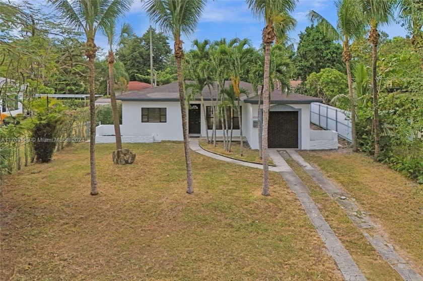 Excellent opportunity to enjoy the lifestyles of adjacent - Beach Home for sale in North Miami Beach, Florida on Beachhouse.com