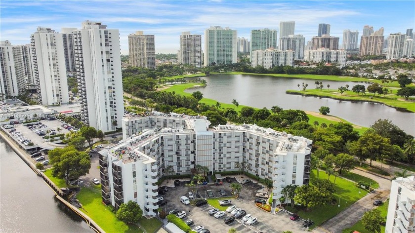 Outstanding convenient first floor, corner, 2 bedroom, 2 bath - Beach Condo for sale in Aventura, Florida on Beachhouse.com