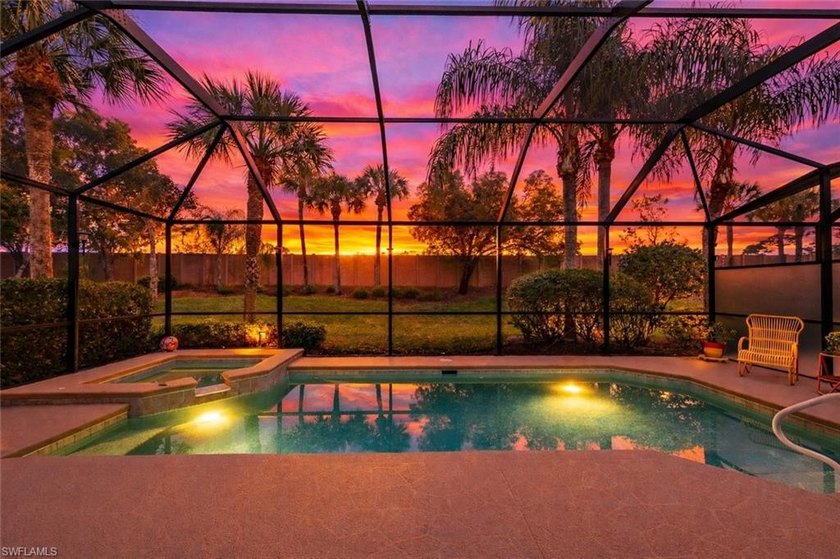 WELCOME to prestigious Colonial Country Club! This gorgeous pool - Beach Home for sale in Fort Myers, Florida on Beachhouse.com