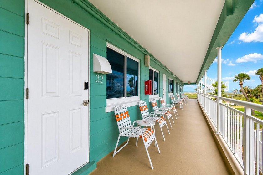 Beach living doesn't have to come with the maintenance and - Beach Condo for sale in St. Petersburg, Florida on Beachhouse.com