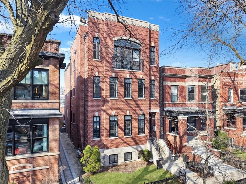 Welcome to 1244 W. Cornelia Ave unit 2 -where style, location - Beach Condo for sale in Chicago, Illinois on Beachhouse.com