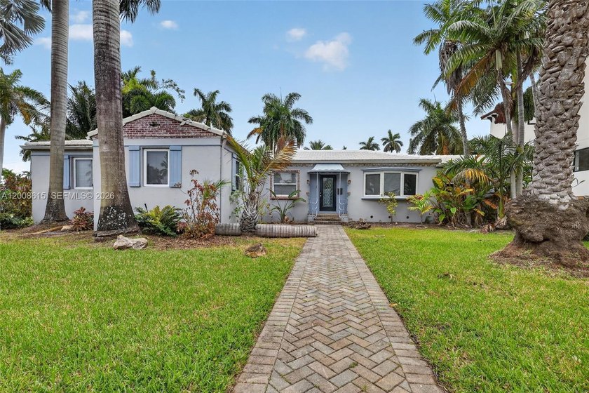 DOUBLE-LOT Just blocks from the beach on prestigious Tyler - Beach Home for sale in Hollywood, Florida on Beachhouse.com