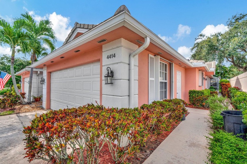 WOW! Highly desirable Di Vosta Extended Capri Townhouse in PBG! - Beach Townhome/Townhouse for sale in Palm Beach Gardens, Florida on Beachhouse.com