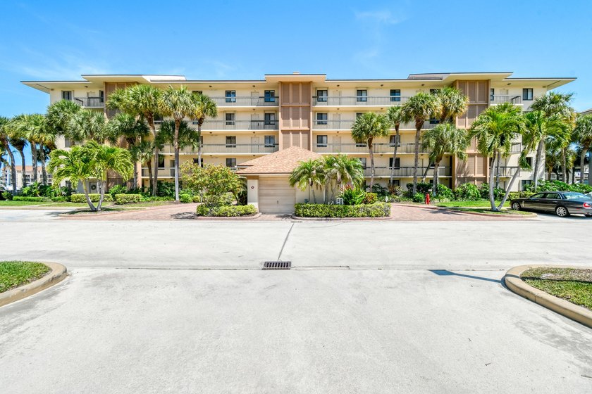 Elevate your lifestyle in this spectacular, fully renovated - Beach Condo for sale in Jupiter, Florida on Beachhouse.com