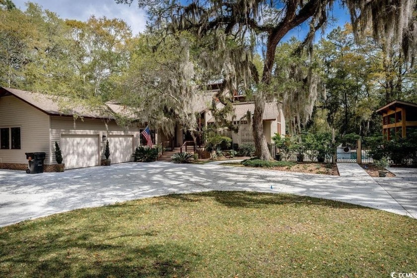 Sophisticated architecture combined with the warmth of rustic - Beach Home for sale in Georgetown, South Carolina on Beachhouse.com
