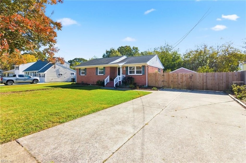 Stunning ranch home in Virginia Beach! You'll love the modern - Beach Home for sale in Virginia Beach, Virginia on Beachhouse.com