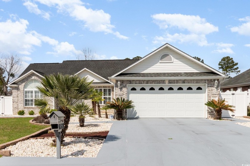This well maintained, move in ready, 3 bedroom, 2 bath home is - Beach Home for sale in Longs, South Carolina on Beachhouse.com