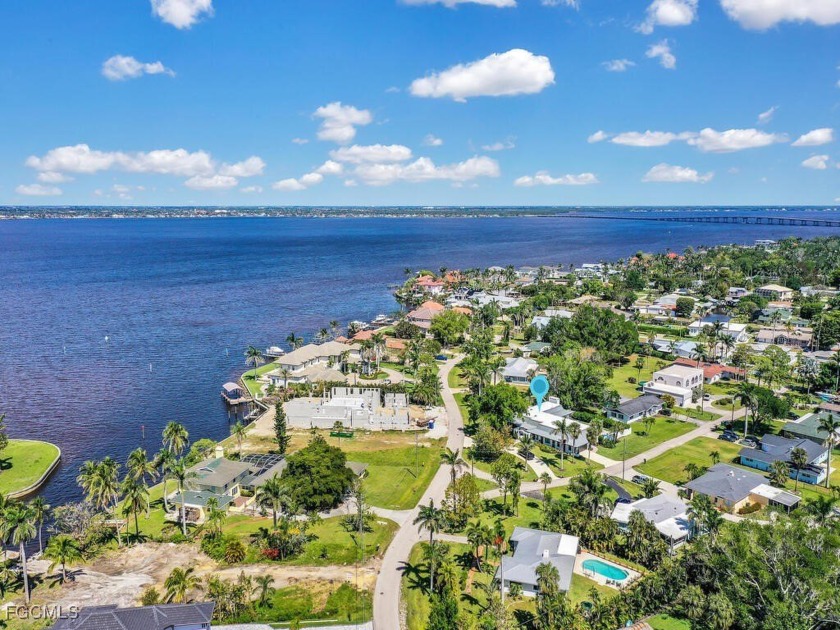 Wake up to calming river views, spend afternoons in your - Beach Home for sale in Fort Myers, Florida on Beachhouse.com