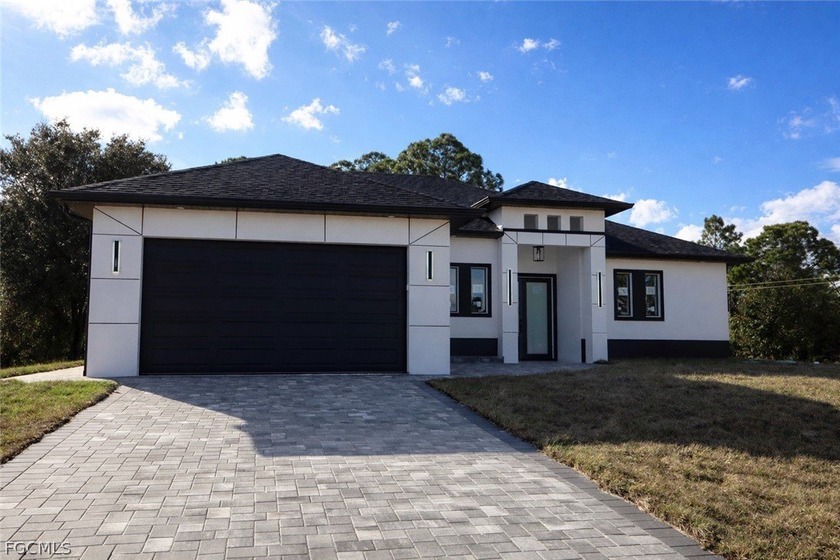 Seller offering $10,000 in closing cost assistance! This - Beach Home for sale in Lehigh Acres, Florida on Beachhouse.com