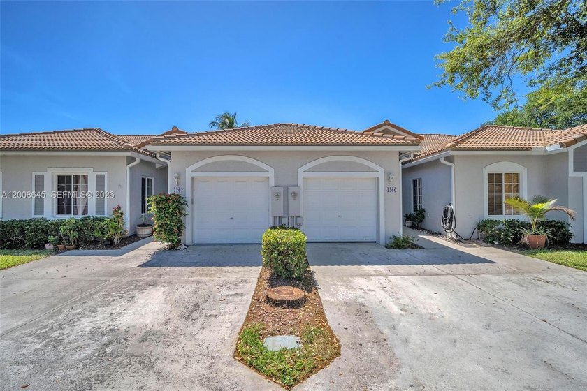 Best-Priced Villa in the Community! This beautifully maintained - Beach Home for sale in Deerfield Beach, Florida on Beachhouse.com