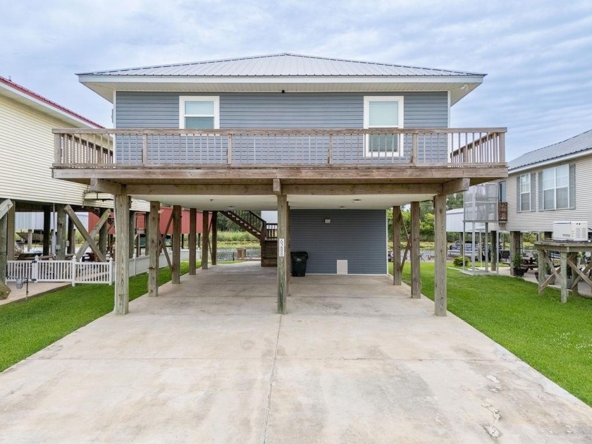 Charming Waterfront Home on Bayou Petit Caillou | 3 Bed, 2 Bath - Beach Home for sale in Chauvin, Louisiana on Beachhouse.com
