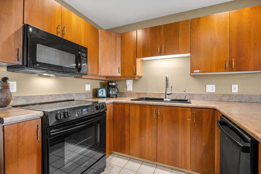 Maui Kamaole #L-105 is a spacious and private ground-floor - Beach Condo for sale in Kihei, Hawaii on Beachhouse.com