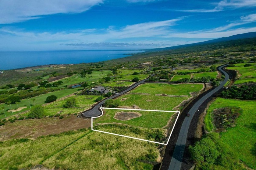 Build your dream Hawaiian oasis on this private and generous 1 - Beach Lot for sale in Kealakekua, Hawaii on Beachhouse.com