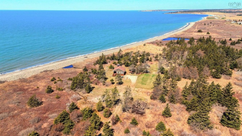 Welcome to 25 Dargie Cove in Woodvale! Escape to your private - Beach Home for sale in Woodvale,  on Beachhouse.com