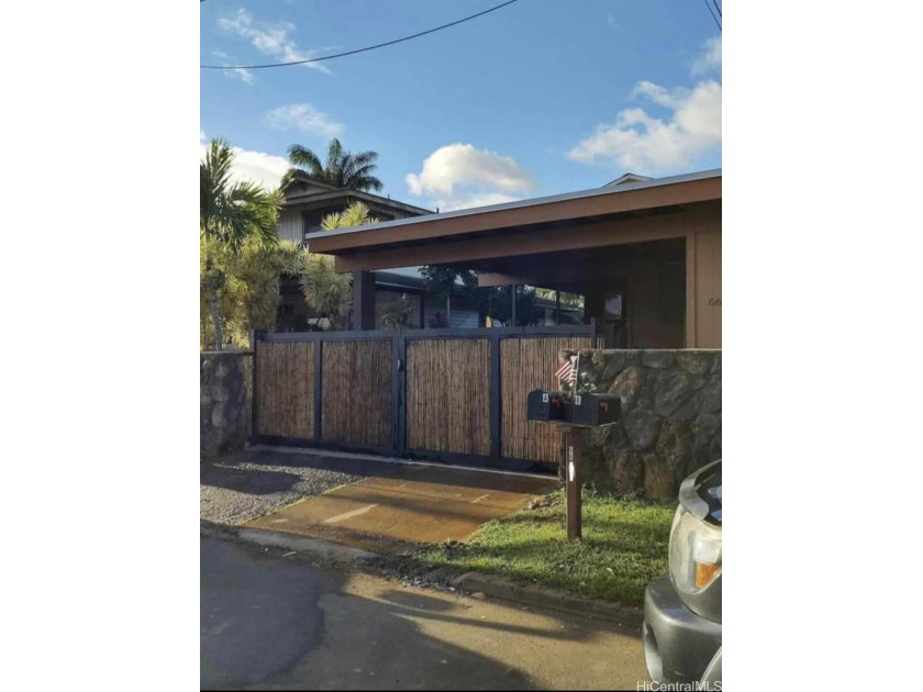 Located on the North Shore of Oahu in Waialua, this is a - Beach Home for sale in Waialua, Hawaii on Beachhouse.com