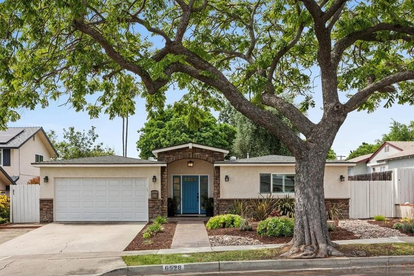 Beautifully upgraded and so much to offer! The sleek inviting - Beach Home for sale in San Diego, California on Beachhouse.com