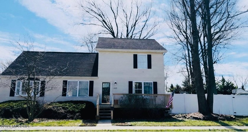 Kick off your shoes and enjoy an Oversized 100x120 lot in - Beach Home for sale in Union Beach, New Jersey on Beachhouse.com