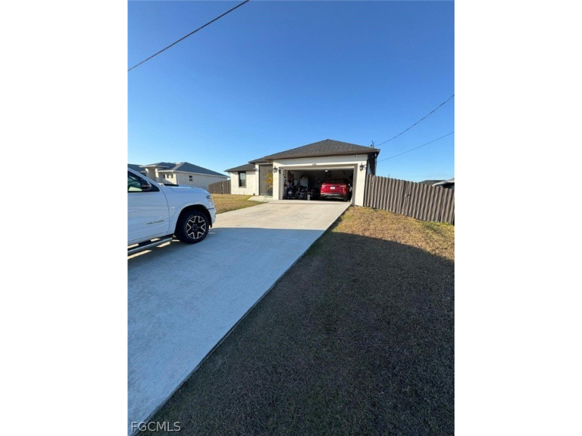 You must to see this beautiful and well maintained homepletely - Beach Home for sale in Lehigh Acres, Florida on Beachhouse.com